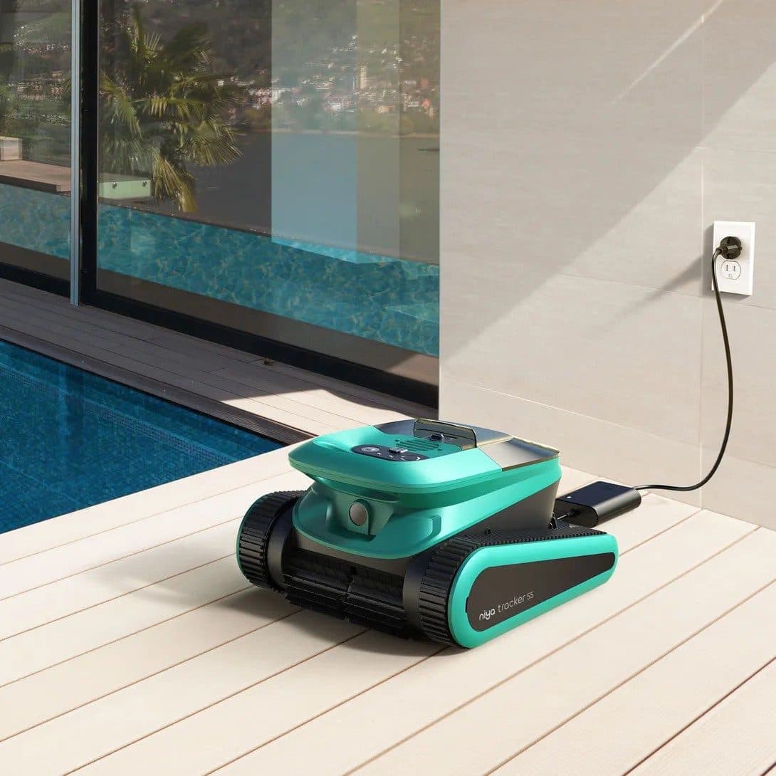 Robot curatare piscina fara cablu Niya Tracker 55 - Imagine Galerie 3 PiscinEcom