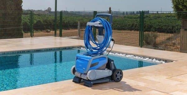 Robot curățare piscină Dolphin M550 - Roboti Piscina Premium PiscinEcom