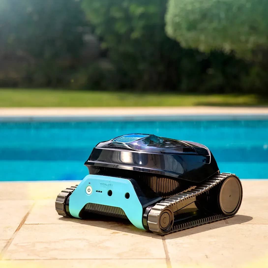Robot curatare piscina fara cablu Dolphin Liberty 300 - Roboti Piscina Premium PiscinEcom